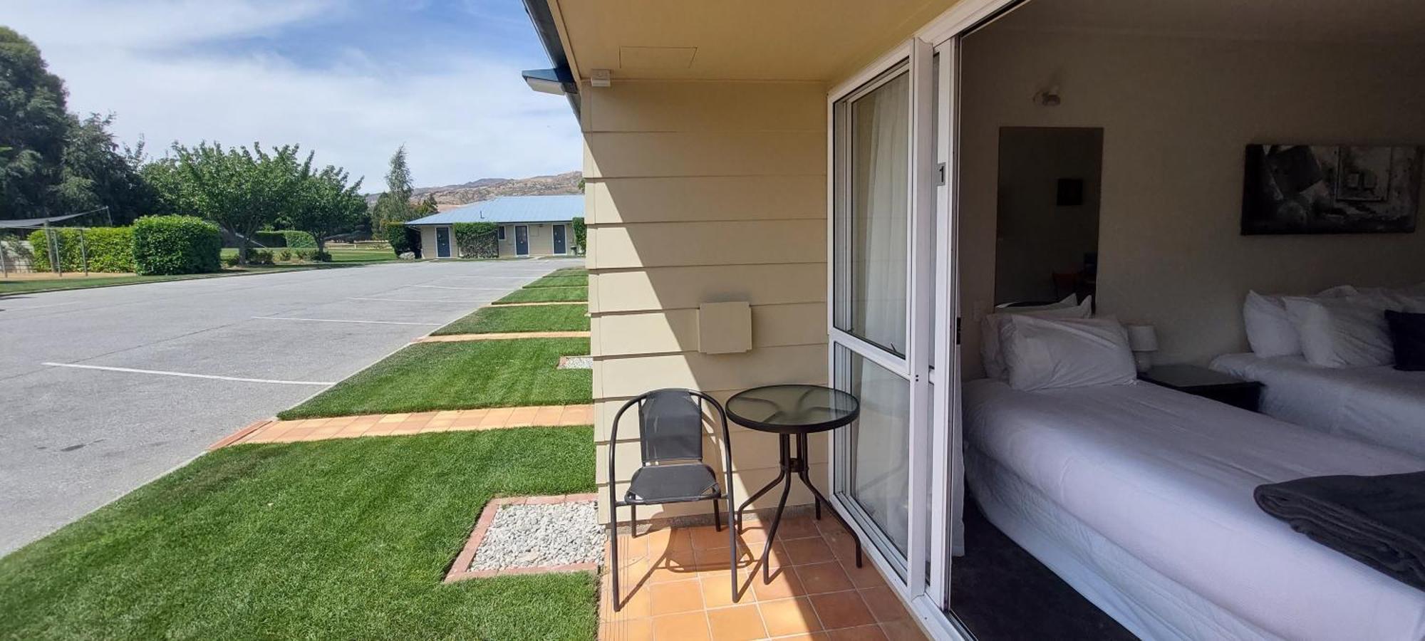 Lake Dunstan Motel ครอมเวลล์ ภายนอก รูปภาพ