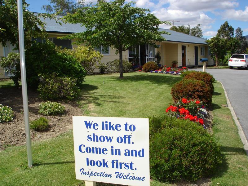 Lake Dunstan Motel ครอมเวลล์ ภายนอก รูปภาพ