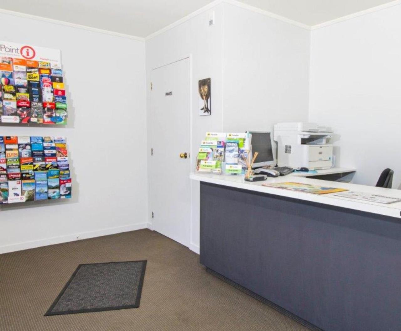 Lake Dunstan Motel ครอมเวลล์ ภายนอก รูปภาพ